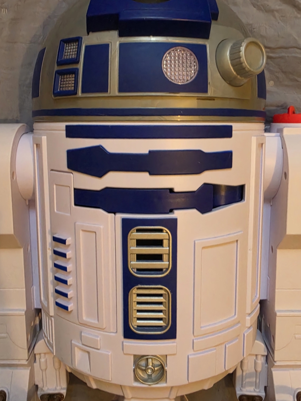 Star Wars R2-D2 Interactive Toy – Large Size - Picture 2 of 2